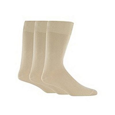 Debenhams Basics Pack of three beige plain socks